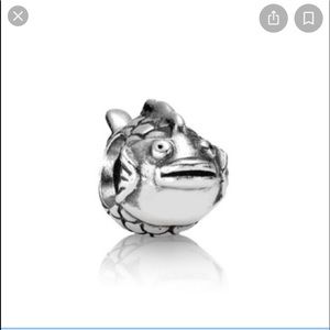Adorable authentic retired Pandora “happy fish “